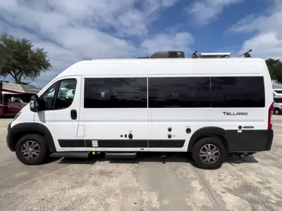 2025 Thor Motor Coach Tellaro photo 19