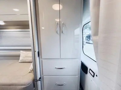 2025 Thor Motor Coach Tellaro photo 17