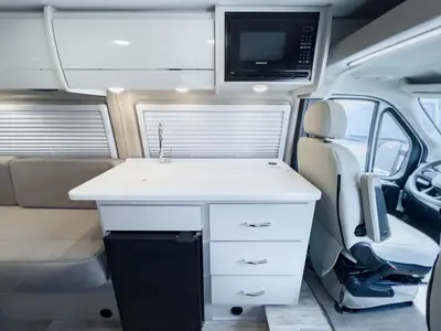 2025 Thor Motor Coach Tellaro photo 8