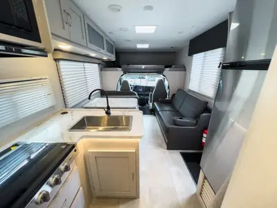 2023 Forest River Freelander 27QB photo 2