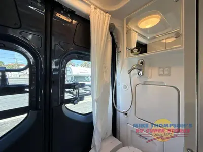 2026 Thor Motor Coach Sanctuary photo 32