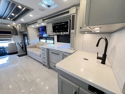 2026 Tiffin Motorhomes Allegro BAY photo 10