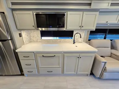 2027 Tiffin Motorhomes Allegro BAY photo 8