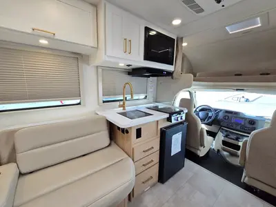 2027 Thor Motor Coach Chateau photo 9