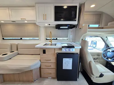 2027 Thor Motor Coach Chateau photo 7