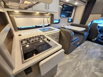 2024 Thor Motor Coach Quantum photo 10