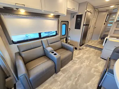 2024 Thor Motor Coach Quantum photo 15