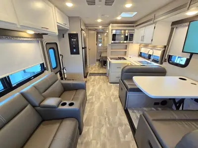 2024 Thor Motor Coach Quantum photo 5