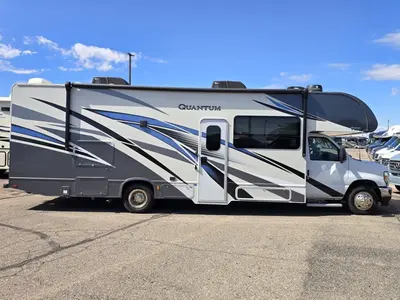 2024 Thor Motor Coach Quantum photo 28
