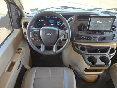 2024 Thor Motor Coach Quantum photo 2