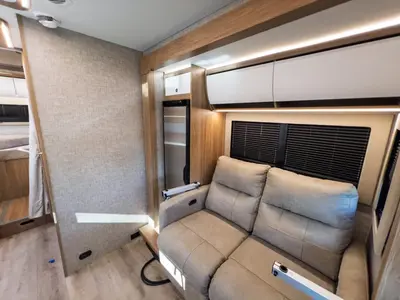 2027 Tiffin Motorhomes Wayfarer photo 7