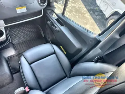 2025 Thor Motor Coach Sanctuary photo 19