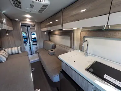 2022 Thor Motor Coach Sequence photo 7
