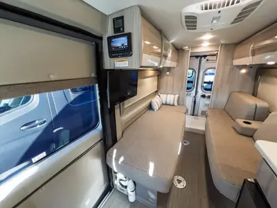 2022 Thor Motor Coach Sequence photo 12