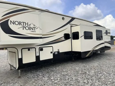 2017 JAYCO NORTH POINT exterior