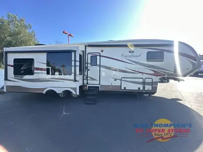 2016 Forest River RV Cardinal photo 4