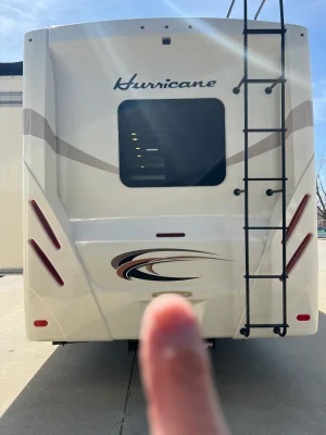 2017 THOR MOTOR COACH HURRICANE photo 5