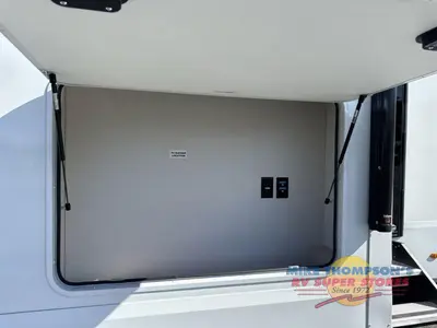 2026 Grand Design Influence photo 17