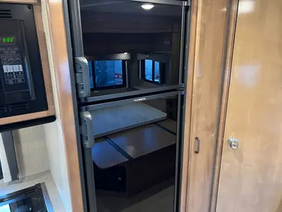 2020 Thor Motor Coach Quantum photo 17