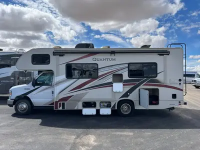 2020 Thor Motor Coach Quantum photo 26