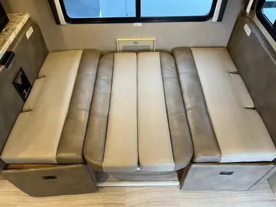 2020 Thor Motor Coach Quantum photo 8