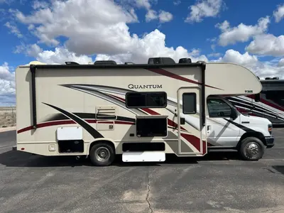 2020 Thor Motor Coach Quantum photo 24
