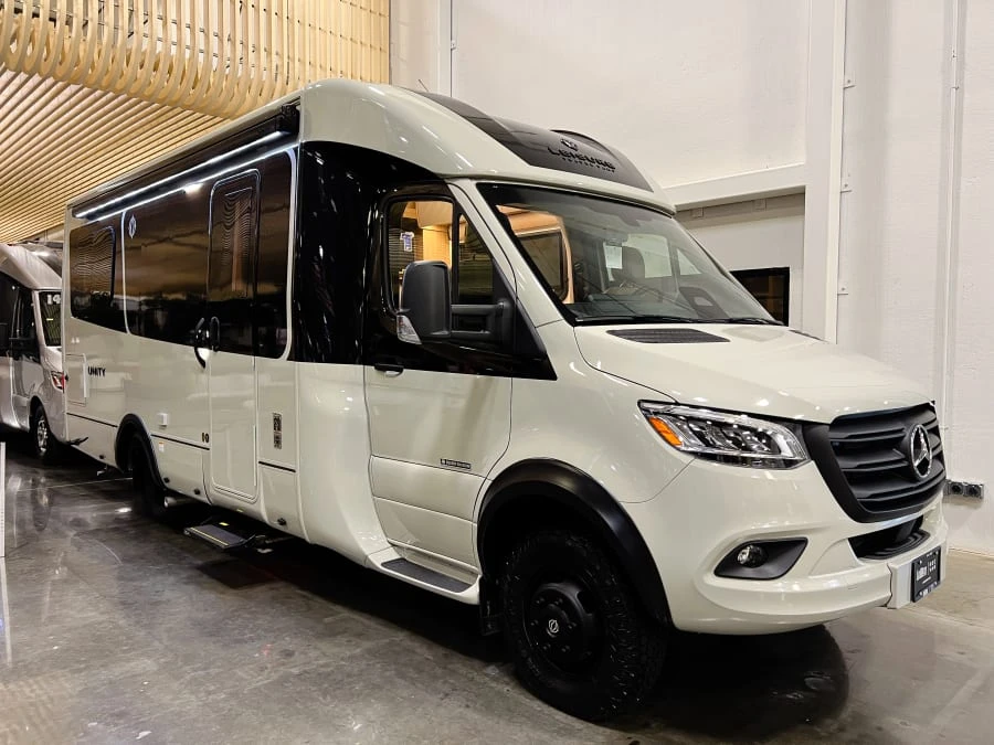 2027 Leisure Travel Unity exterior