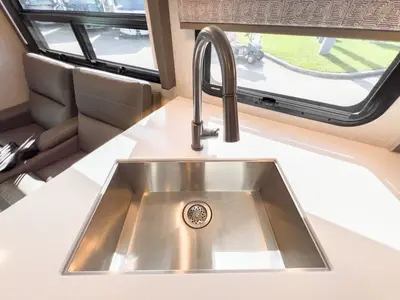 2025 Thor Motor Coach Windsport photo 9