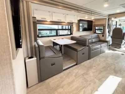 2025 Thor Motor Coach Windsport photo 13