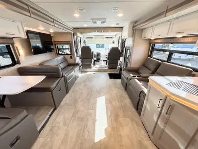2025 Thor Motor Coach Windsport photo 3