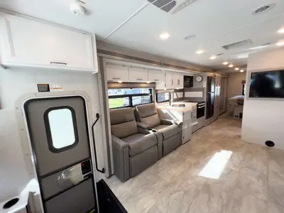 2025 Thor Motor Coach Windsport photo 6