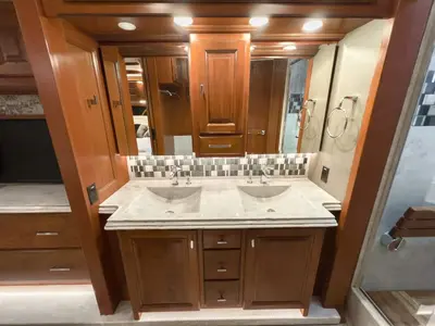 2018 Tiffin Motorhomes Allegro BUS photo 17