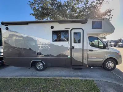 2024 Dynamax Corp Isata 3 Series photo 25