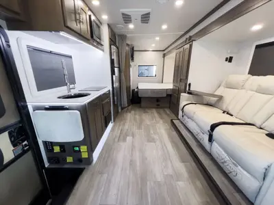 2024 Dynamax Corp Isata 3 Series photo 6