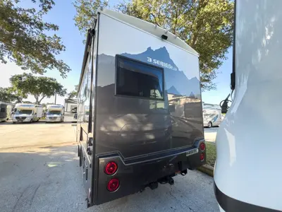 2024 Dynamax Corp Isata 3 Series photo 27