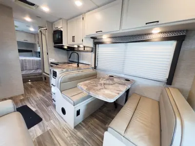 2022 Thor Motor Coach Four Winds photo 7