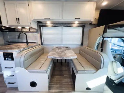 2022 Thor Motor Coach Four Winds photo 8