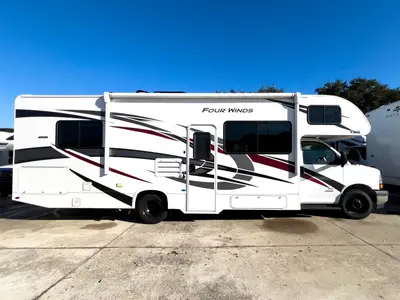 2022 Thor Motor Coach Four Winds photo 26