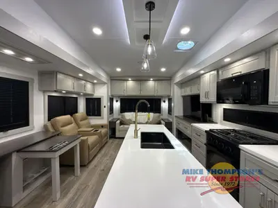 2026 Brinkley Model Z photo 16