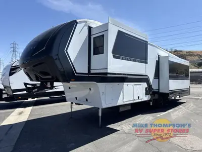 2026 Brinkley Model Z photo 4