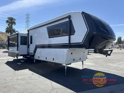 2026 Brinkley Model Z photo 2