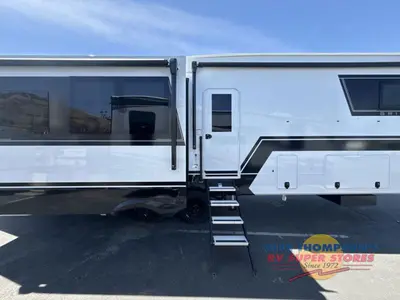 2026 Brinkley Model Z photo 9