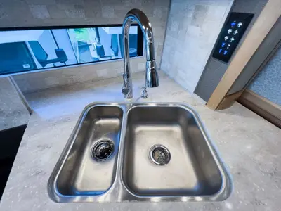 2019 Tiffin Motorhomes Phaeton photo 9