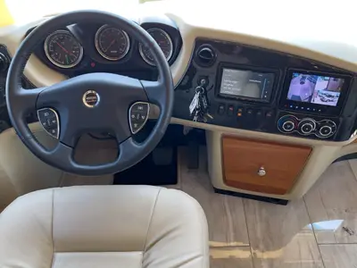 2019 Tiffin Motorhomes Phaeton photo 2