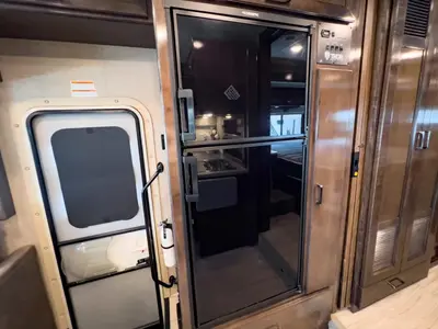 2020 Thor Motor Coach Quantum photo 12
