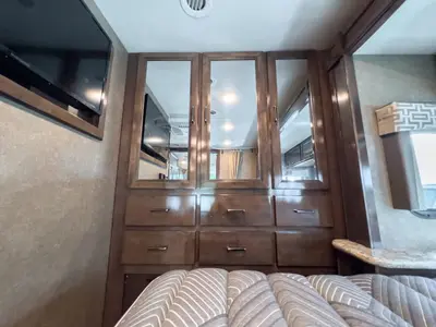 2020 Thor Motor Coach Quantum photo 19