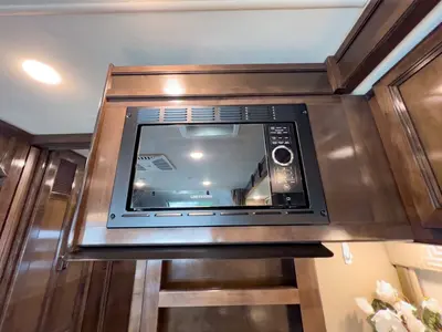 2020 Thor Motor Coach Quantum photo 10