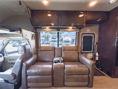 2020 Thor Motor Coach Quantum photo 14