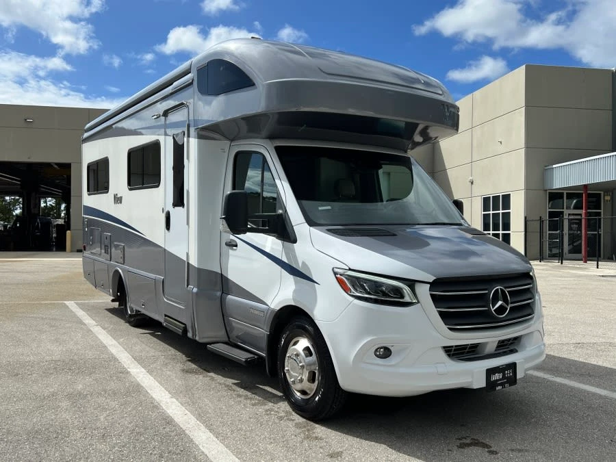 2022 Winnebago View exterior