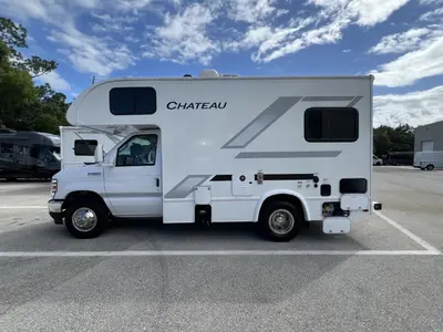2026 Thor Motor Coach Chateau photo 20